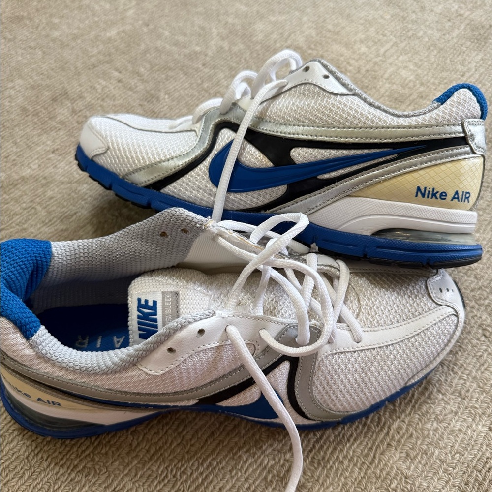 Nike Air Visi Sleek White and Blue Sneakers size 10 good condition